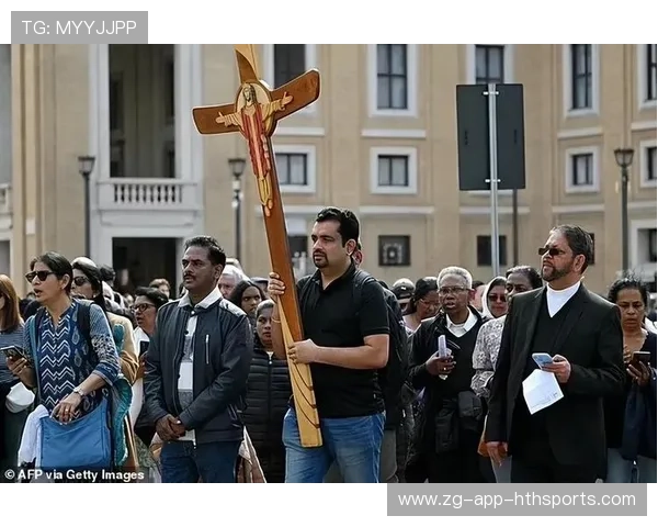 巴黎球星横空出世，巴黎圣母院钟声齐鸣！